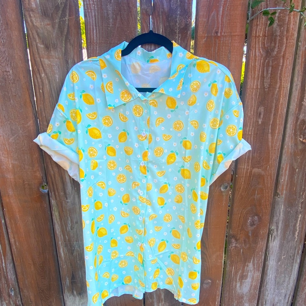 L Lemon & Flower Button Down🌼🍋